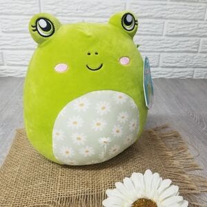 Squishmallows Wendy Daisy Flower Belly